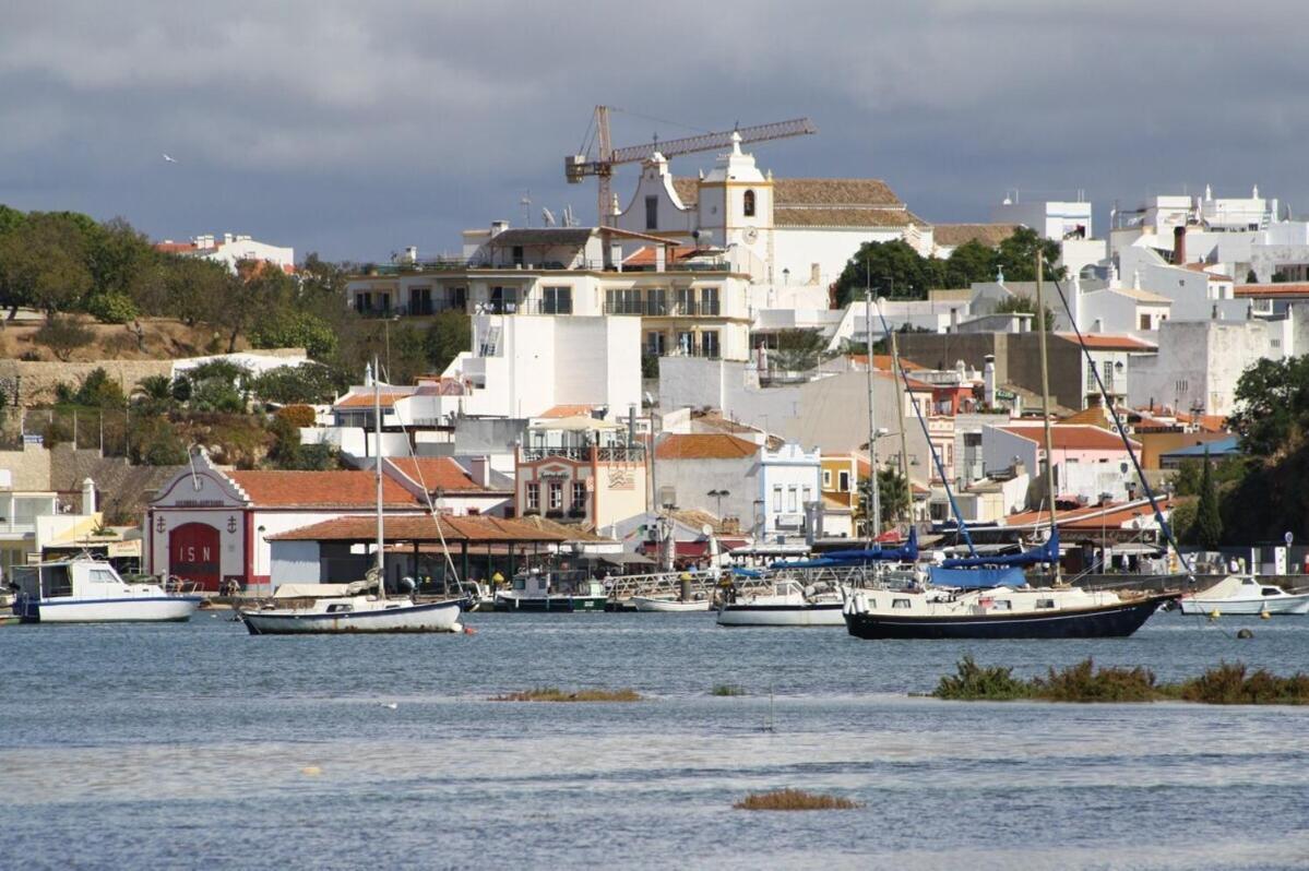 3-Bedroom Ground Floor Apartment With Communal Pool In The Heart Of Alvor At07 Esterno foto