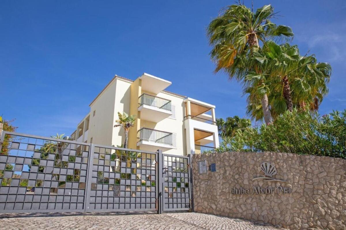 3-Bedroom Ground Floor Apartment With Communal Pool In The Heart Of Alvor At07 Esterno foto