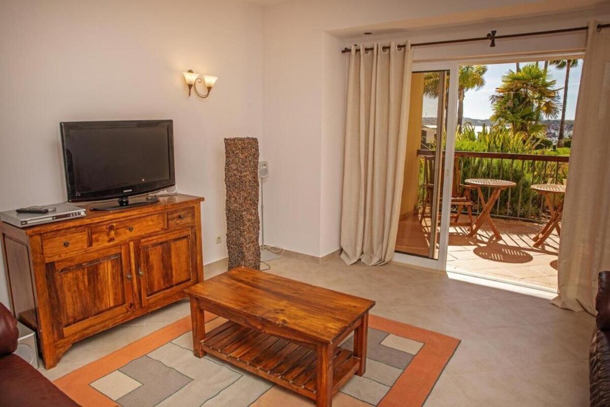 3-Bedroom Ground Floor Apartment With Communal Pool In The Heart Of Alvor At07 Esterno foto