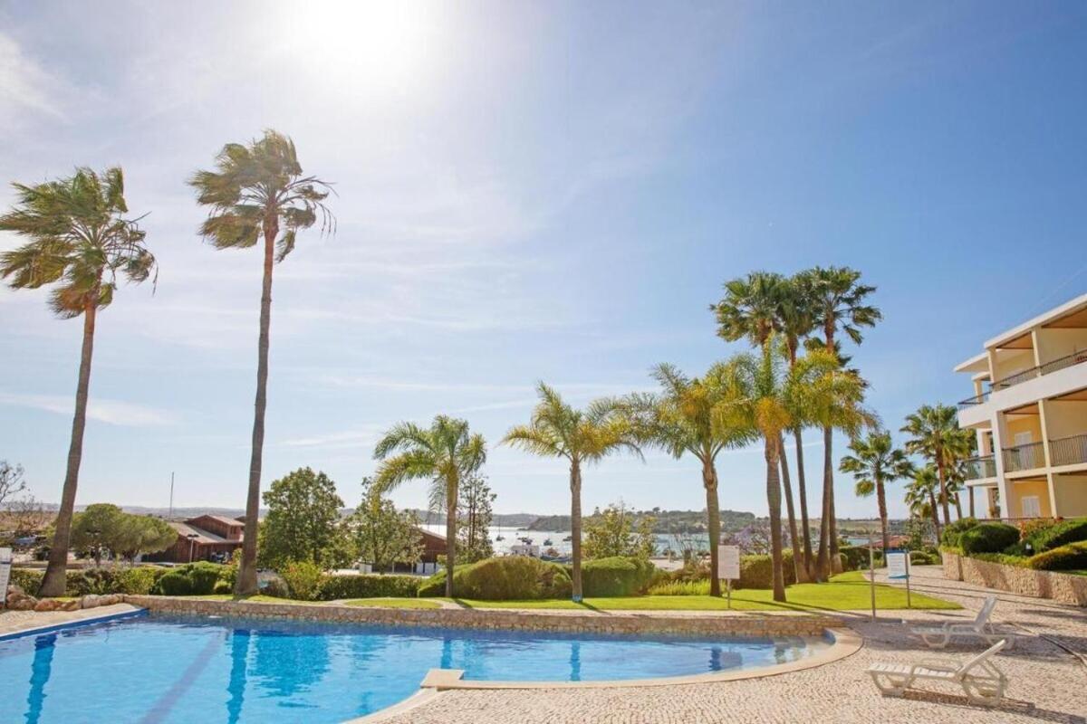 3-Bedroom Ground Floor Apartment With Communal Pool In The Heart Of Alvor At07 Esterno foto